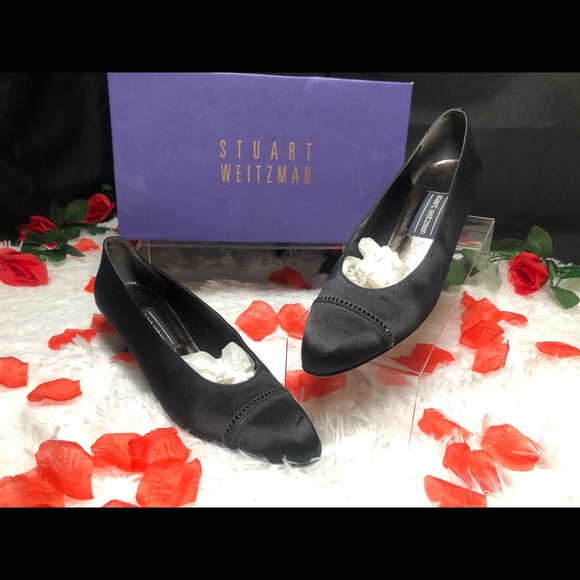 Stuart weitzmen - Picture 1 of 8